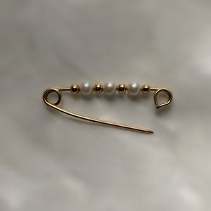 safety pin brooch